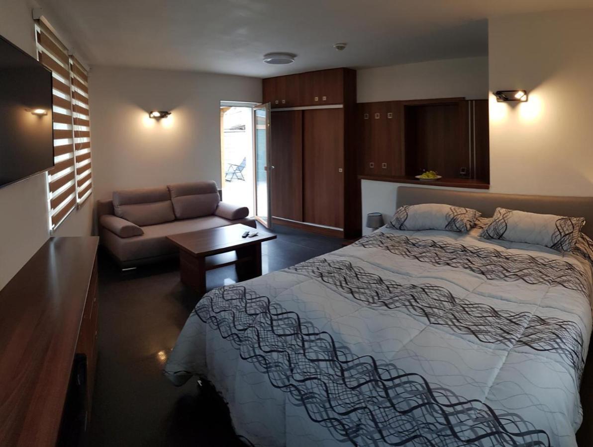 Apartmany Meandry Mimon Exterior foto