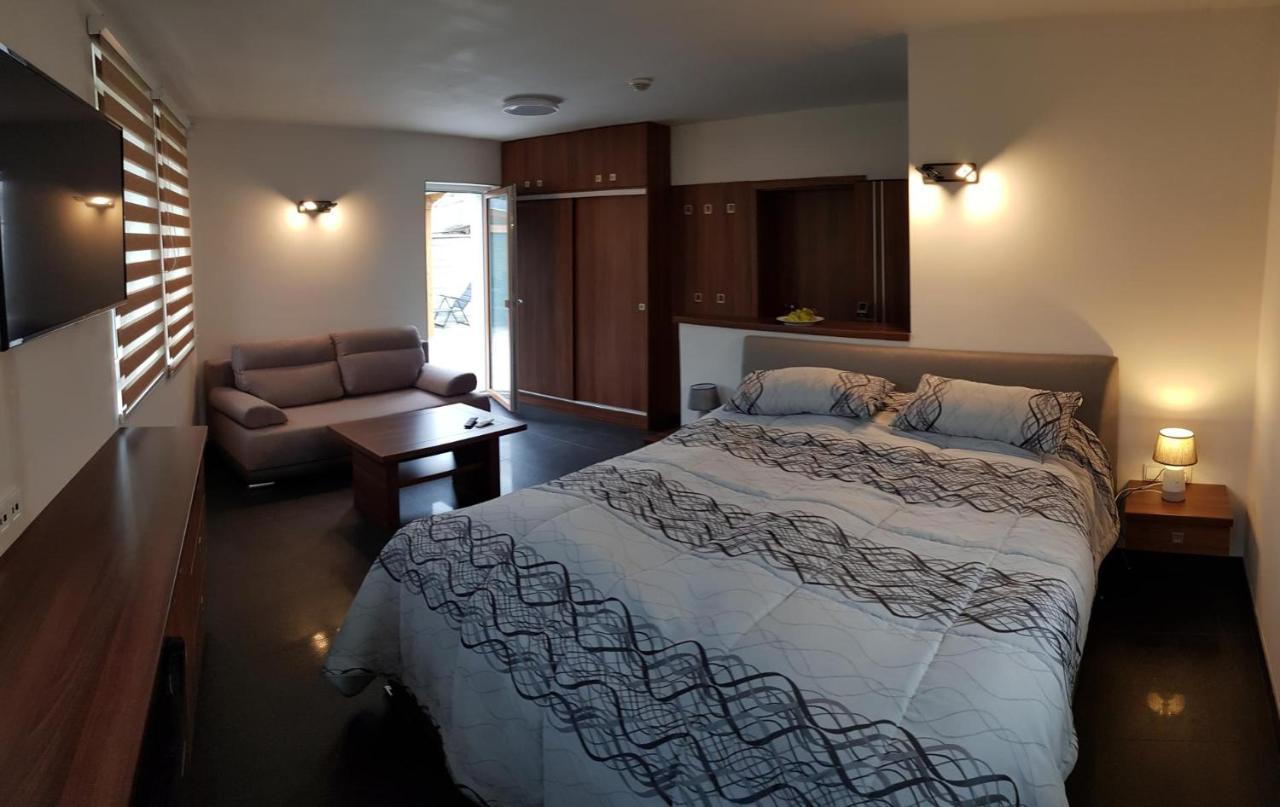 Apartmany Meandry Mimon Exterior foto